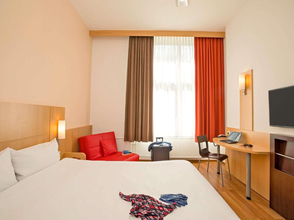 ibis Berlin City Süd - Resim 13