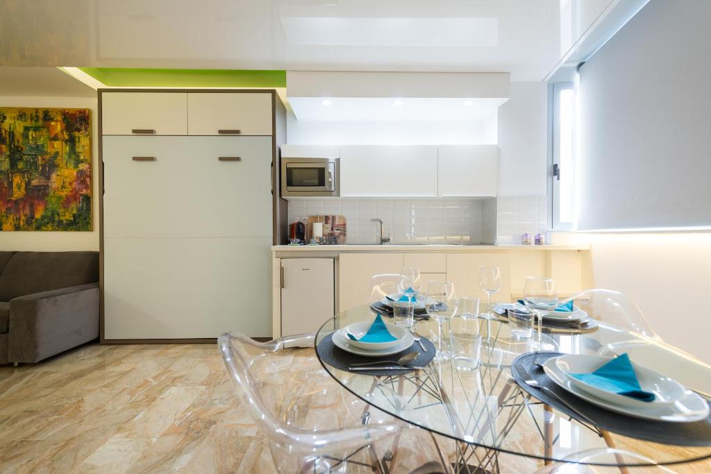 Kuchyňa alebo kuchynka v ubytovaní Suites Garden Loft Kandinsky