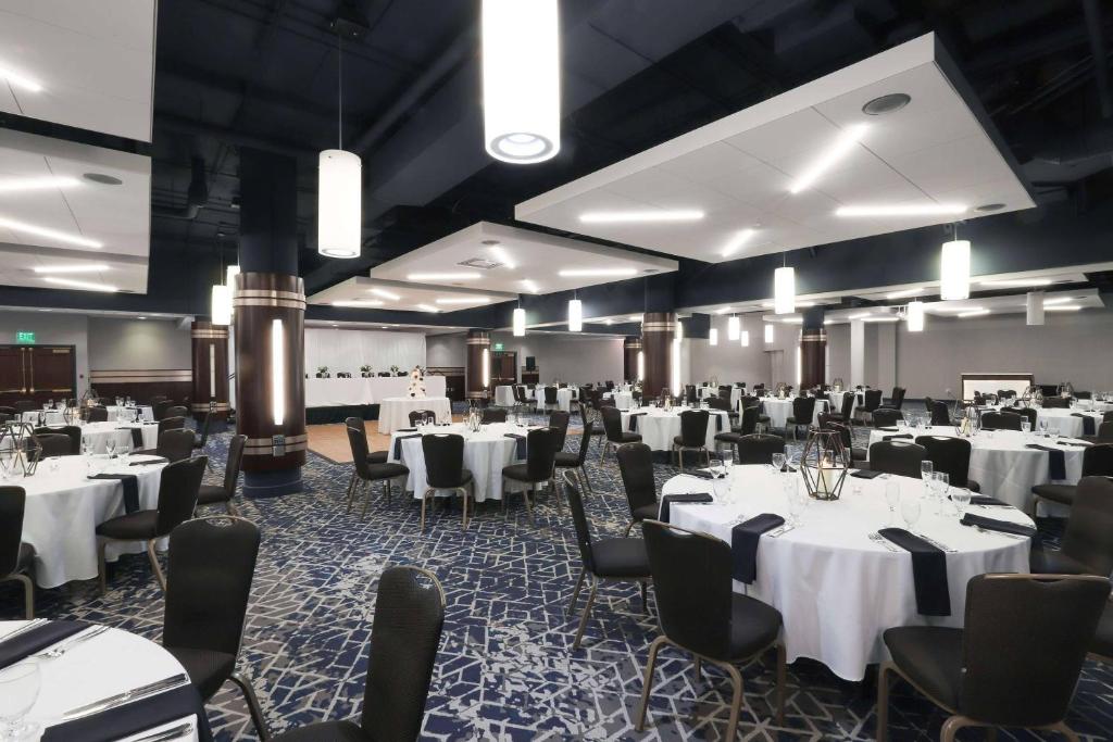 Radisson Plaza Hotel at Kalamazoo Center photo
