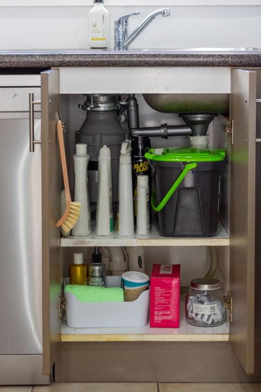 3 Bedroom Home With Garage & Extra Car Park - Resim 13