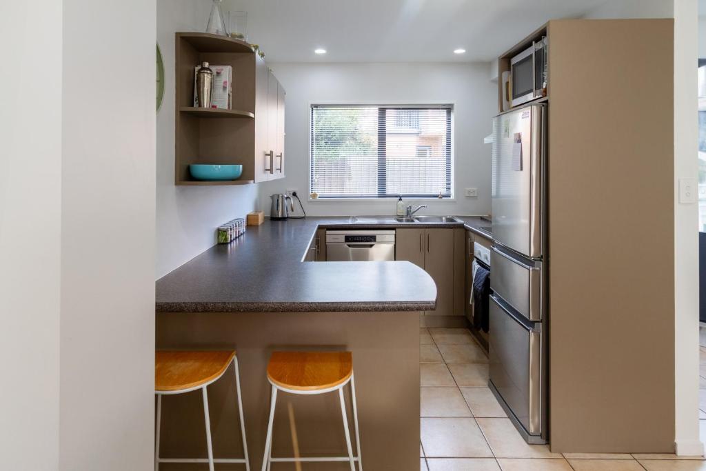 3 Bedroom Home With Garage & Extra Car Park - Resim 11