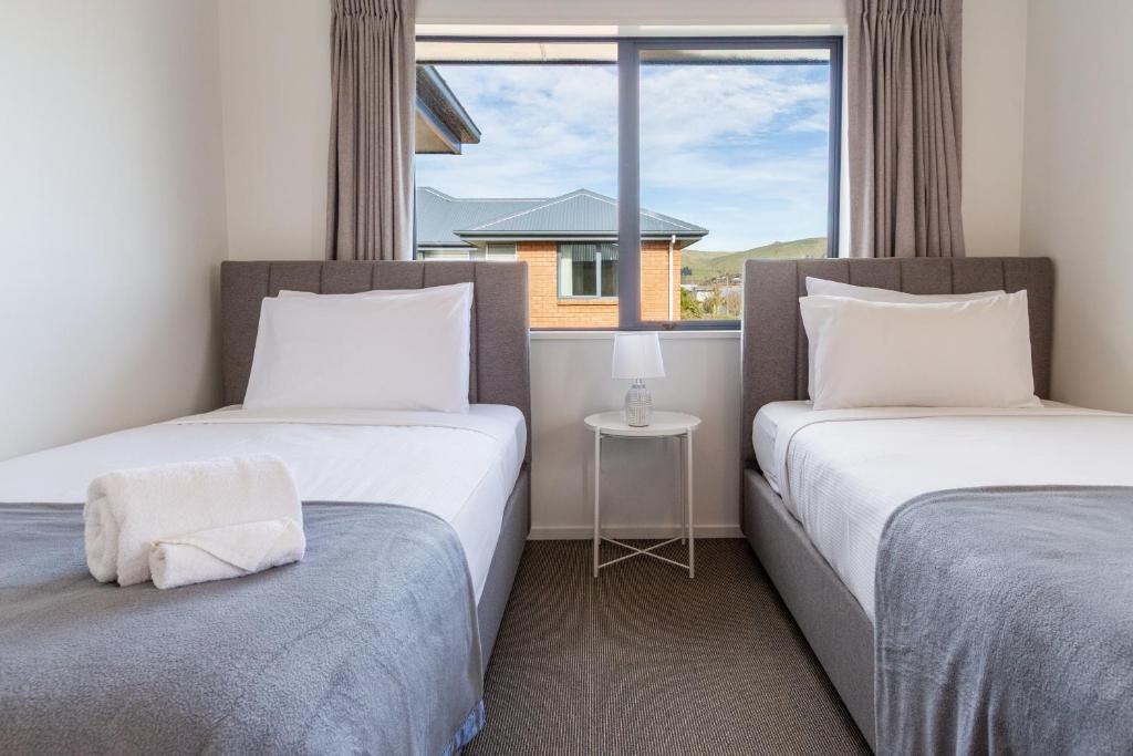 3 Bedroom Home With Garage & Extra Car Park - Resim 7