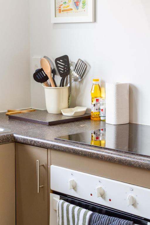 3 Bedroom Home With Garage & Extra Car Park - Resim 22