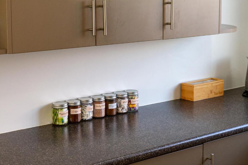 3 Bedroom Home With Garage & Extra Car Park - Resim 26