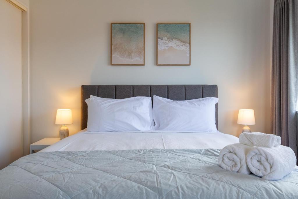 3 Bedroom Home With Garage & Extra Car Park - Resim 37