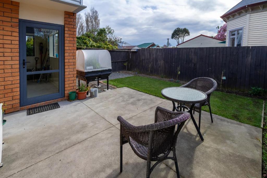 3 Bedroom Home With Garage & Extra Car Park - Resim 40