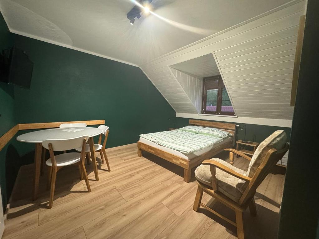 Pokoje Gościnne u Grażyny - Comfort Triple Room With Shower