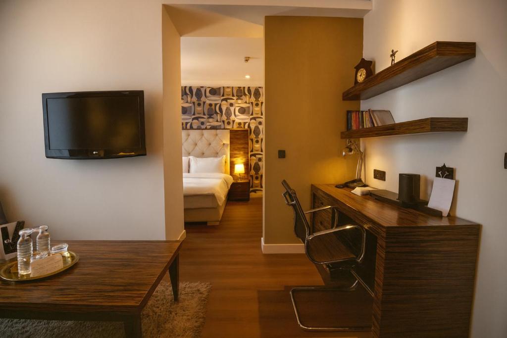 CRYSTAL Hotel Belgrade - Resim 2