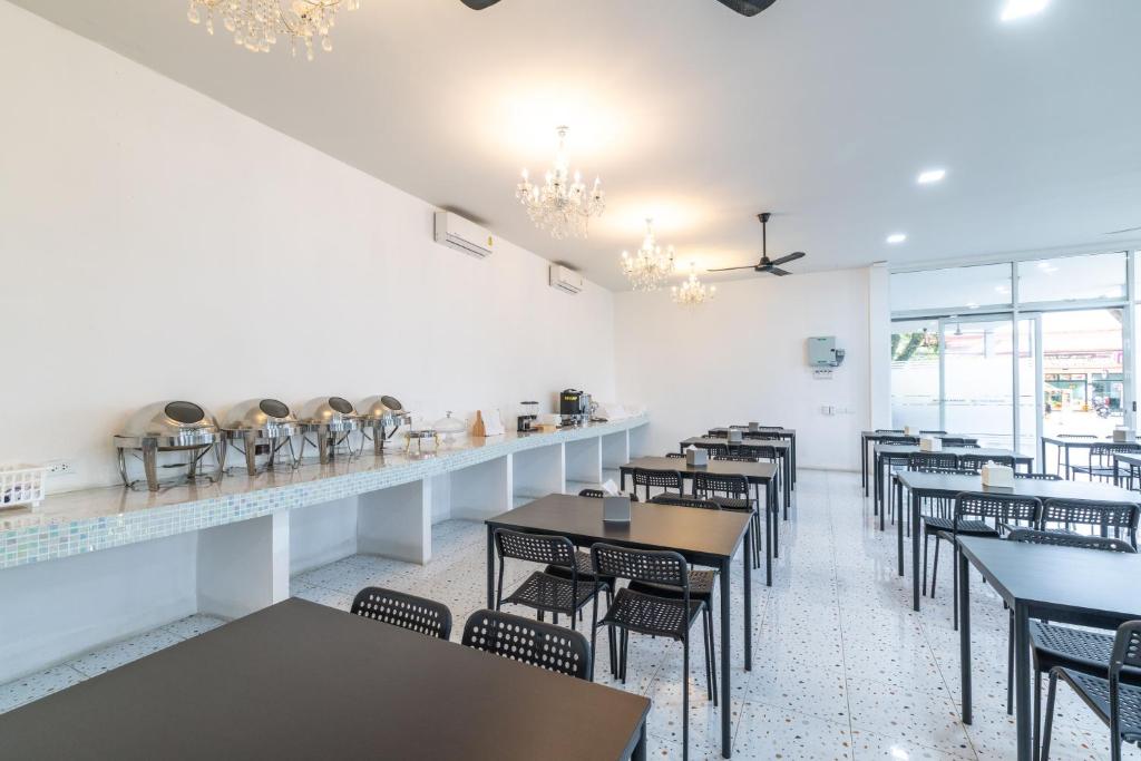 Andaman Sea Best Pool Access and Villas - Resim 14