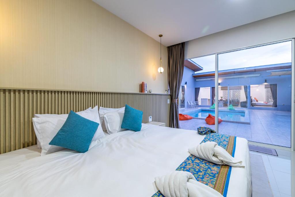 Andaman Sea Best Pool Access and Villas - Resim 40