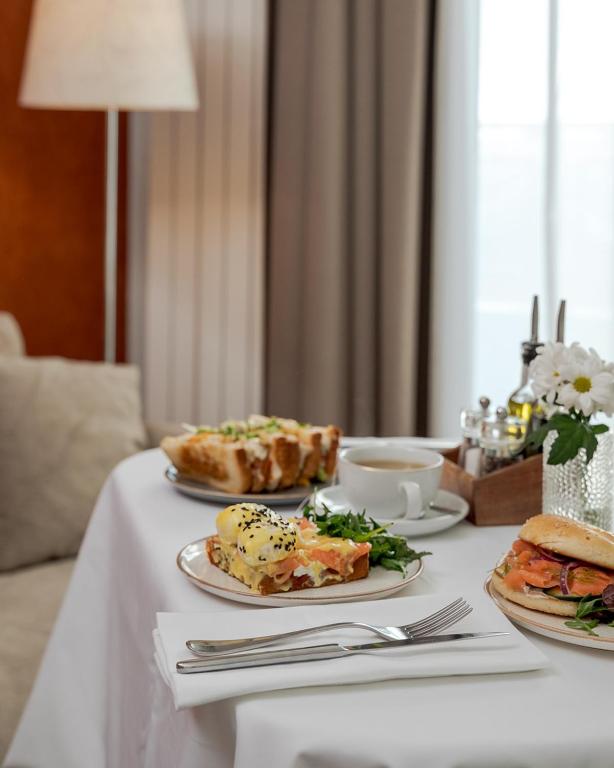 CRYSTAL Hotel Belgrade - Resim 4