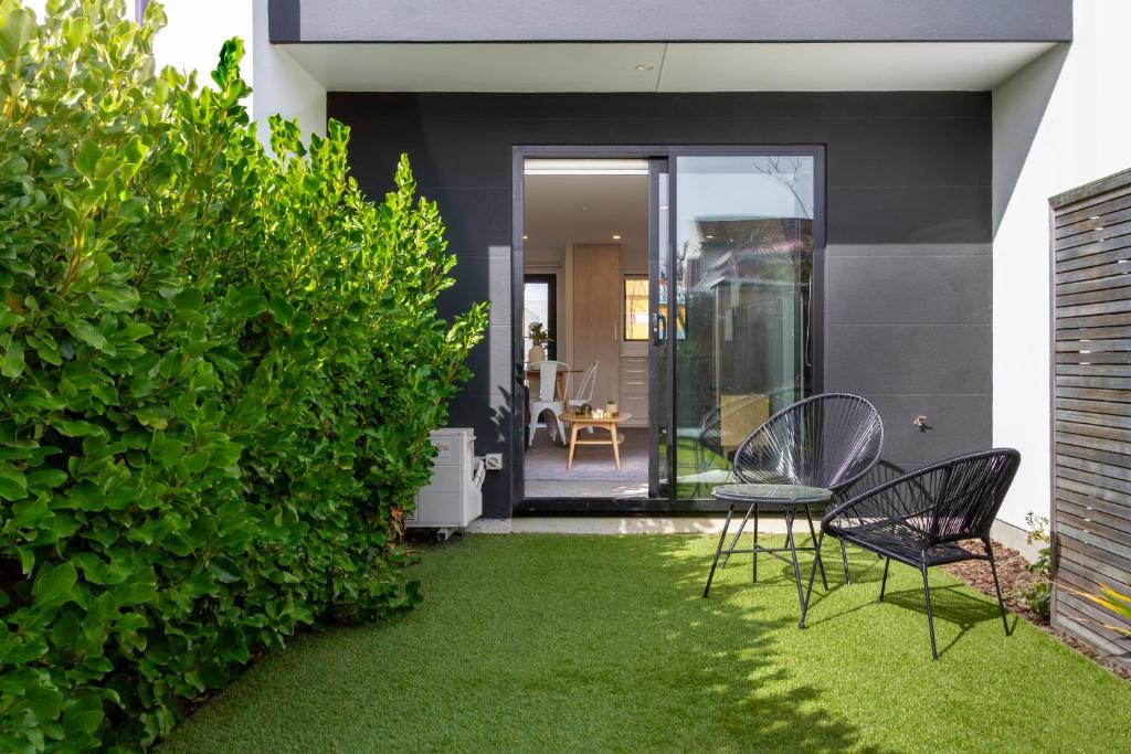 Chic Riccarton Stay with Parking, Outdoor Space - Resim 12