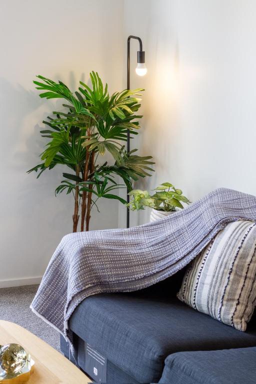 Chic Riccarton Stay with Parking, Outdoor Space - Resim 15