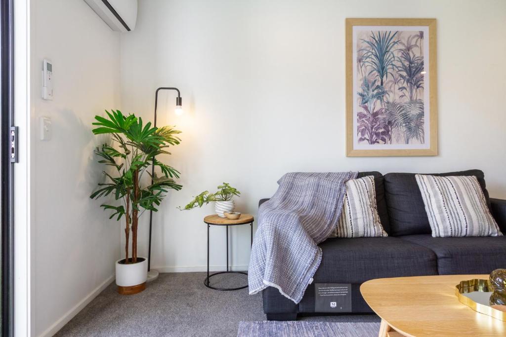 Chic Riccarton Stay with Parking, Outdoor Space - Resim 10