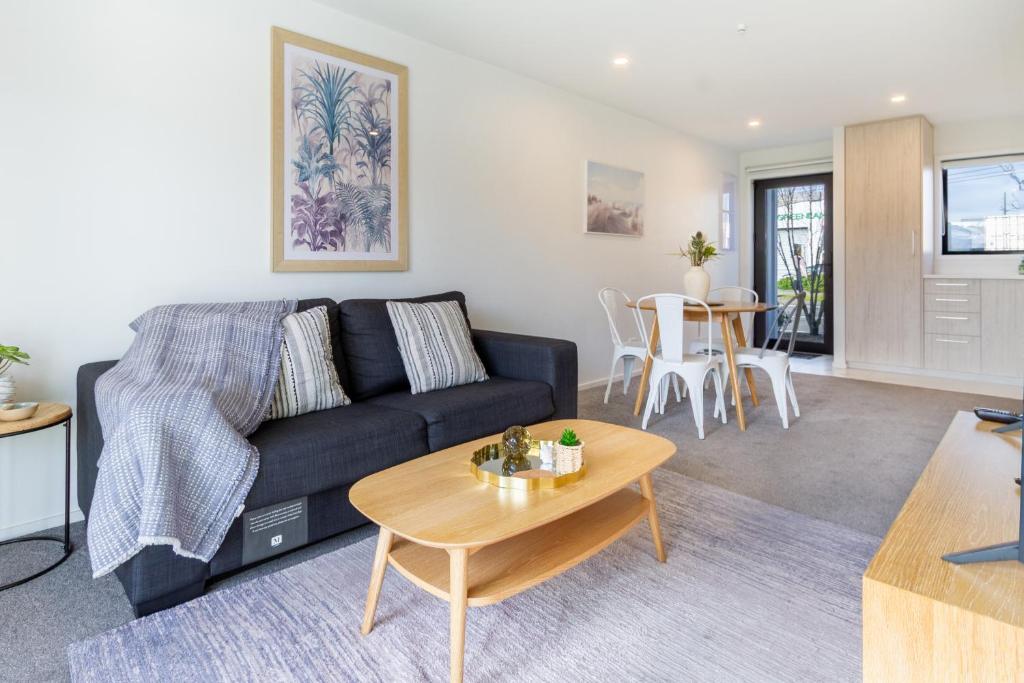 Chic Riccarton Stay with Parking, Outdoor Space - Resim 4