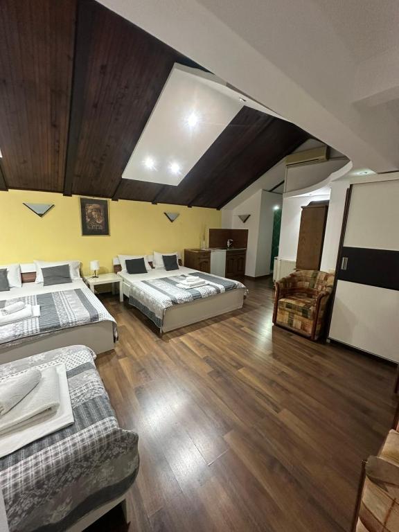 LIRA EXCELLENT NIS - Resim 32