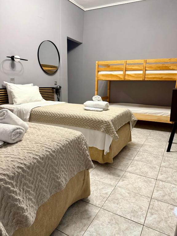 ESPERIA Drama HOTEL - Standard-Dreibettzimmer