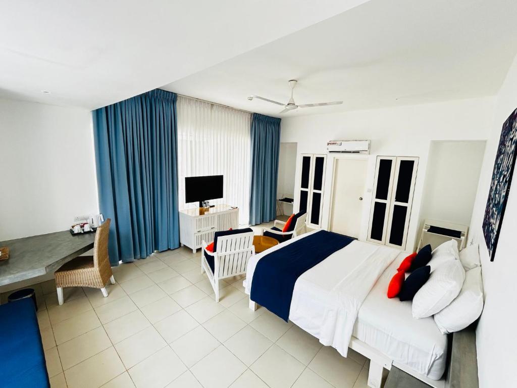 Trinco Blu by Cinnamon - 15