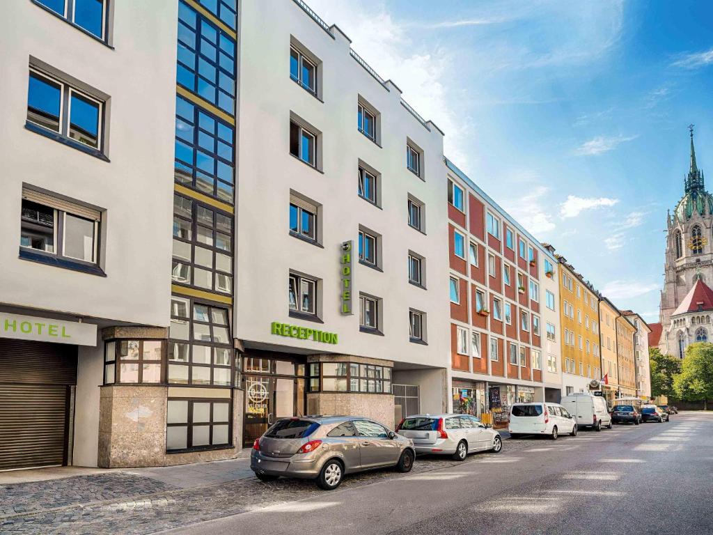 B&B Hotel München-Hbf - Resim 26