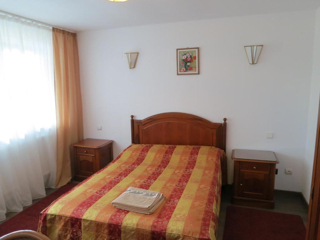 Cetina - Standard -Doppel- Oder Zwillingszimmer