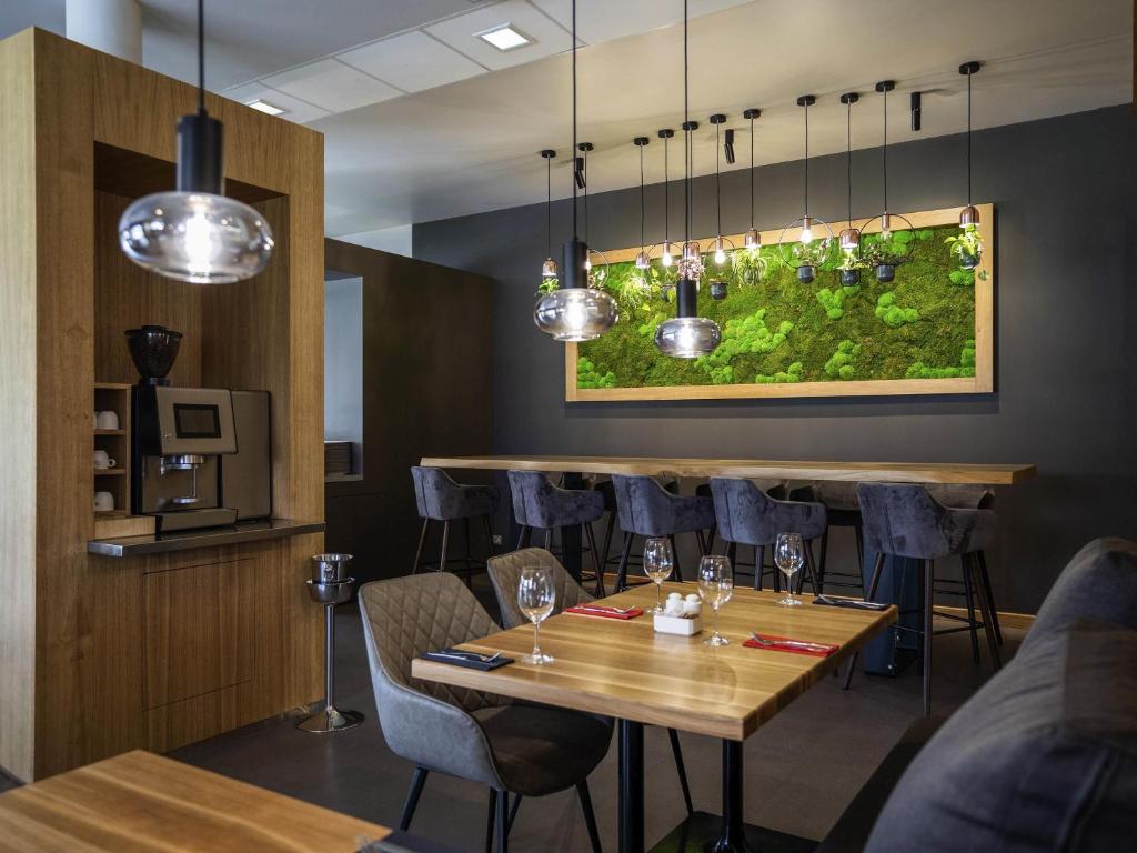 Ibis Hotel Plzen - Resim 33