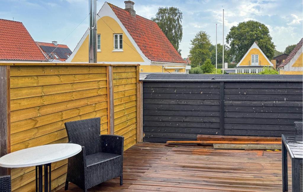 Balkoni atau teres di Lovely Home In Haderslev With Wifi