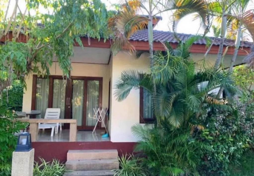 Κήπος έξω από το The Hideout Samui