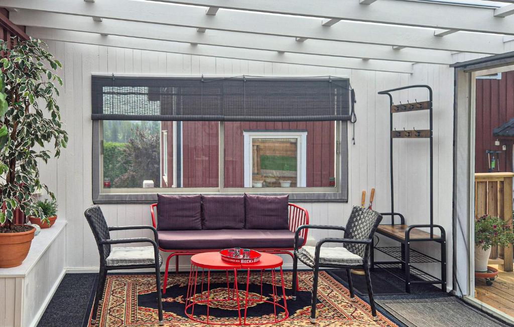 Lovely Home In Bettna With Kitchen