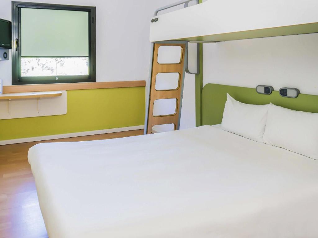 Ibis Budget Girona Costa Brava - Triple Room