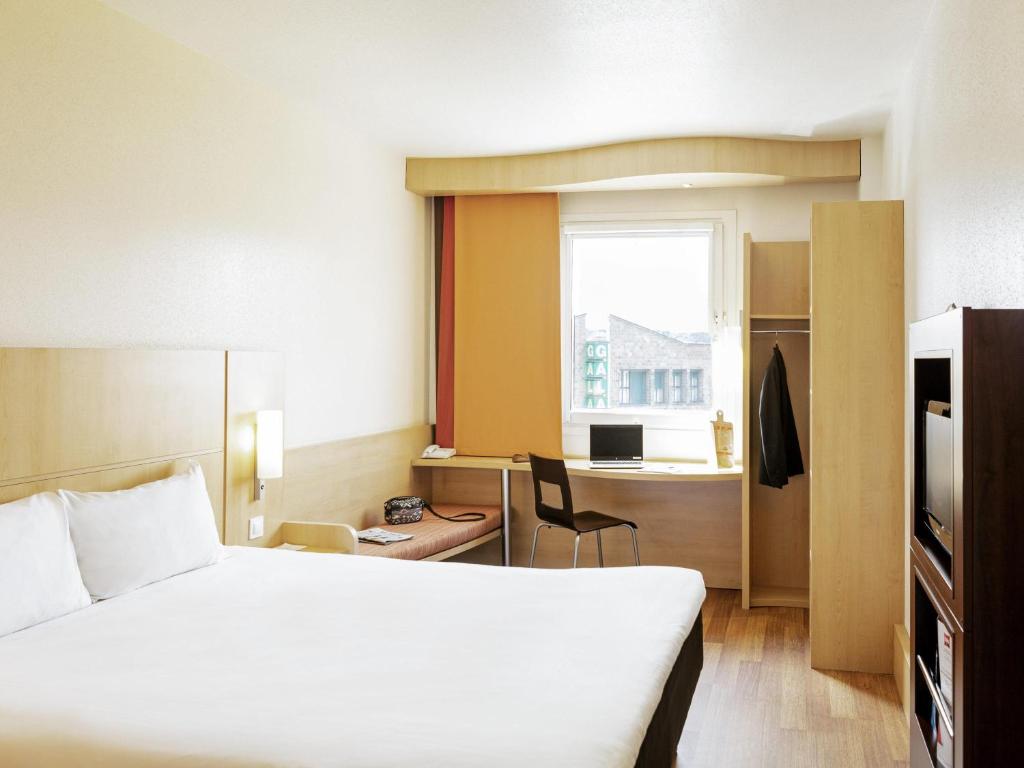 Ibis Oviedo - 
