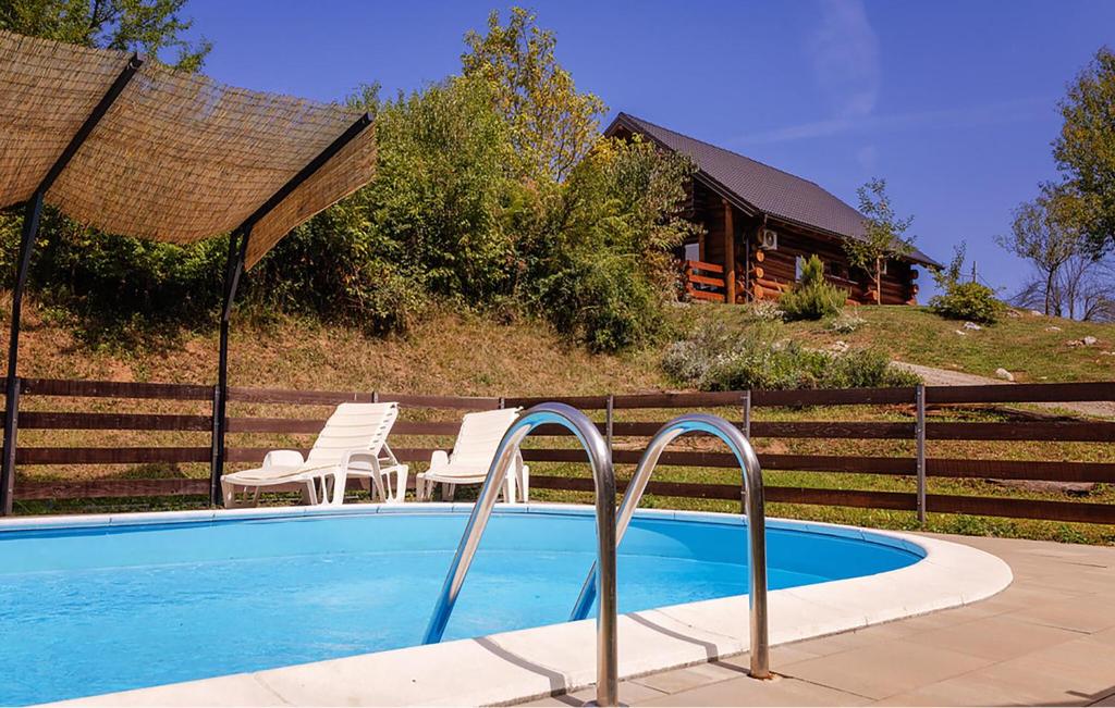 Πισίνα στο ή κοντά στο Beautiful Home In Slunj