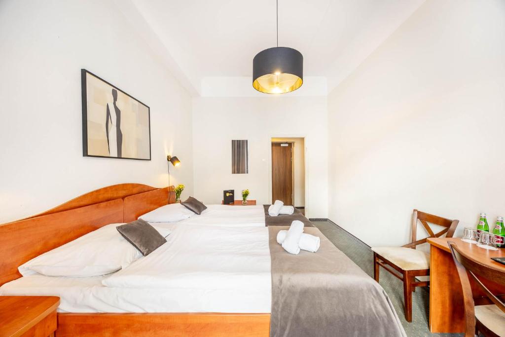 Hotel Polonia Centrum - Chambre Quadruple Standard