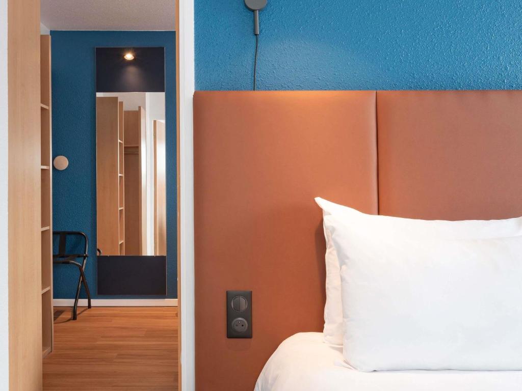 ibis Bayeux Port En Bessin - Chambre Avec 1 Lit Double Et 2 Lits Jumeaux