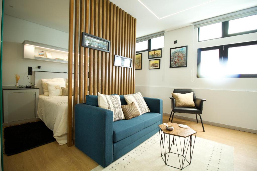 Modern Studio with Kitchen & Secure Parking in Funchal