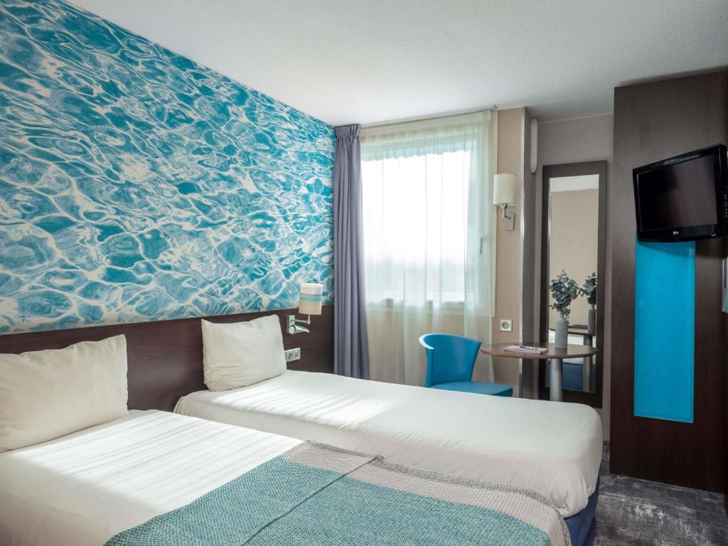 ibis Styles Fontenay - Standard Family Suite With Two Connecting Rooms