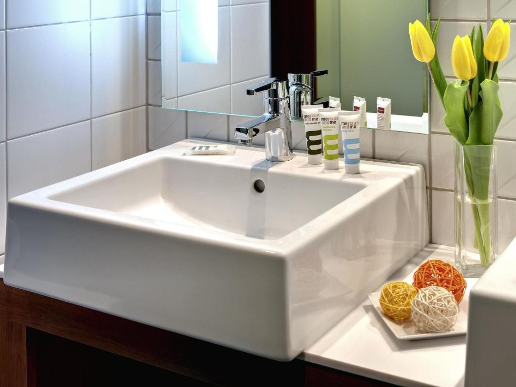 
Privilege Superior Room with 2 Single Beds and Sofa
