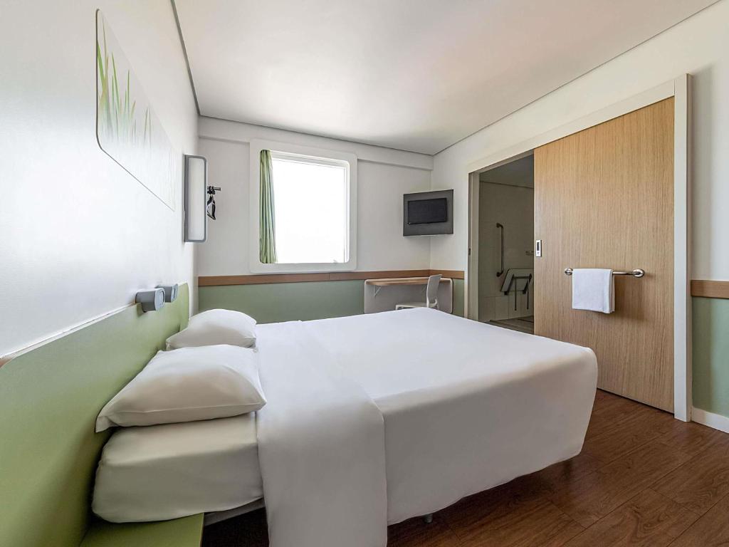 ibis budget Belfast City Centre - Resim 17