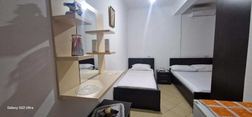 Galería fotográfica de Klevis Apartaments en Ksamil