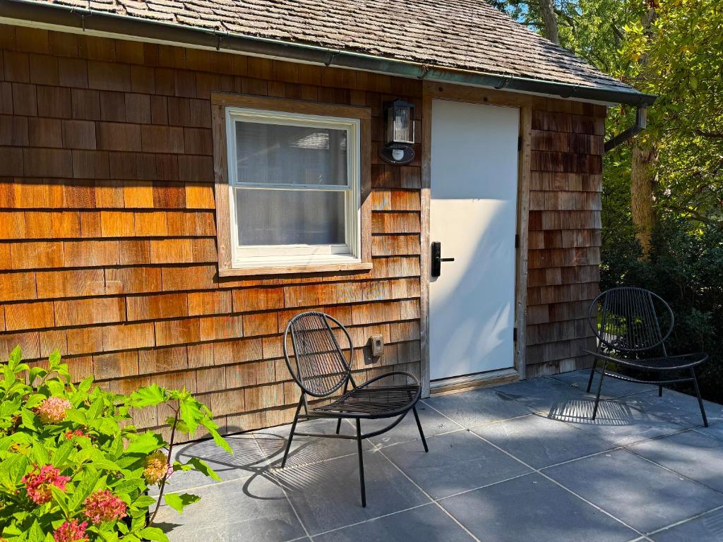 Wainscott Woods Retreat - Deluxe Studio