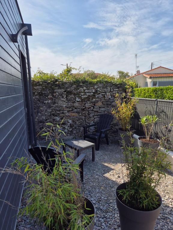 Vườn quanh Chambre indépendante avec terrasse extérieure proche aéroport et Nantes centre