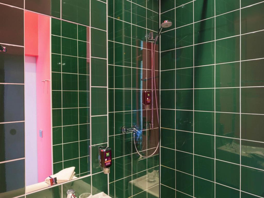 Ibis Styles Frankfurt City - Resim 9