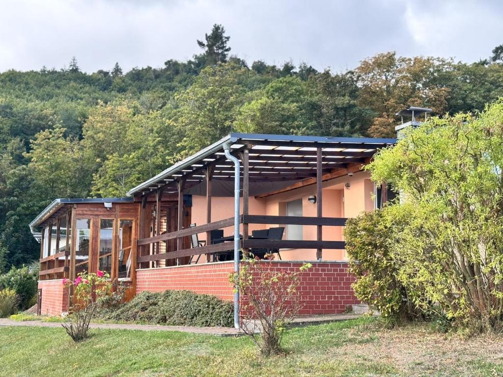 ブランケンブルクにあるComfort Near Castle Viewsの赤レンガ小屋