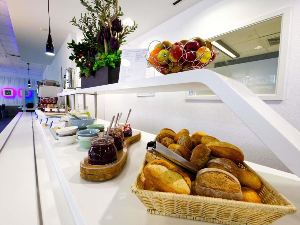 Ibis budget Koeln Messe - Resim 34