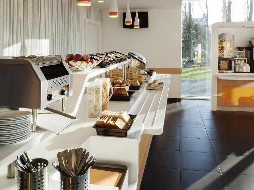 ibis budget Antwerpen Port - Resim 35