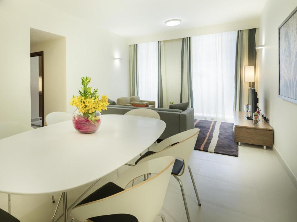 Adagio Abu Dhabi Al Bustan - Resim 15