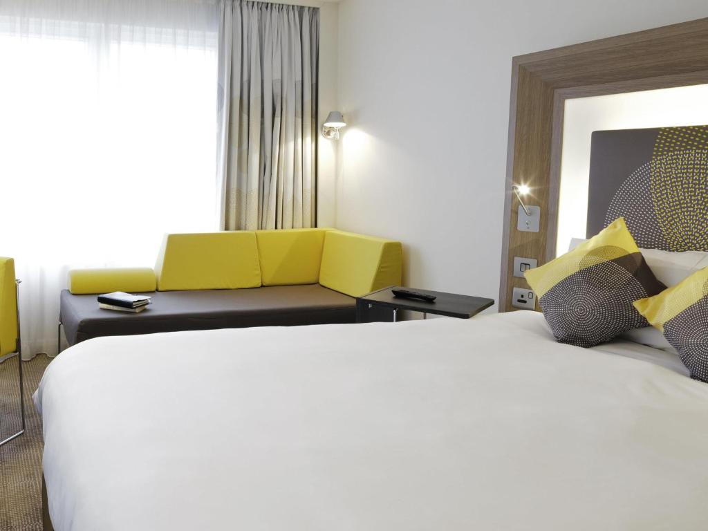 
Superior Room with 1 Queen Bed + 1 Sofa Bed
