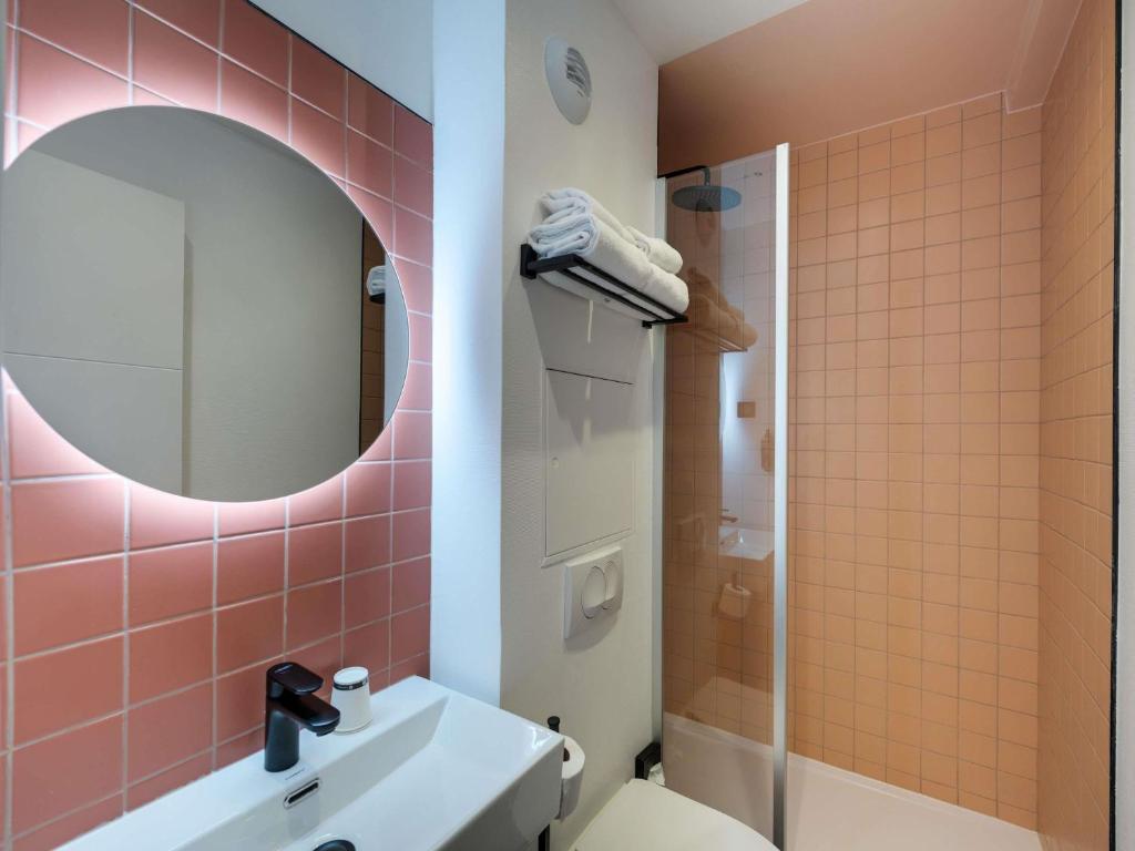 ibis Styles Paris Cadet Lafayette - Resim 18