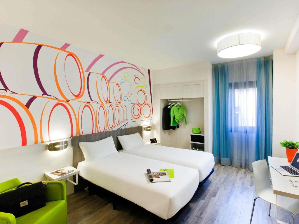 Ibis Styles Madrid Prado - Resim 9