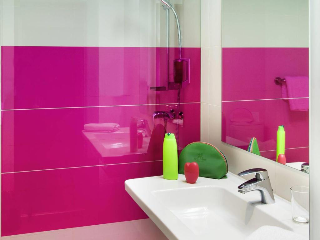 Ibis Styles Madrid Prado - Resim 11