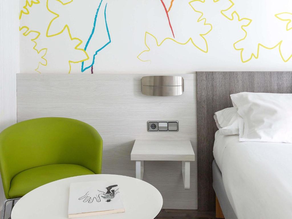 Ibis Styles Madrid Prado - Resim 17